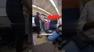 Nie bez powodu umieszczają przekąski obok Ciebie... (@roam.with.rasha)