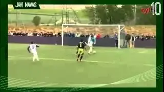 Gol Javi Navas - remate en &aacute;rea