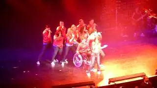 Glee Live- Dont stop believing