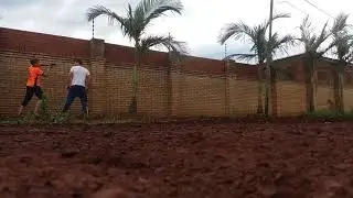 Asertei  o tiro na perna dele😂
