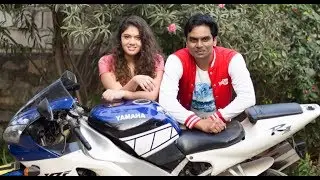 How should a Woman SIT on a Superbike as Pillion. Safety tutorial.