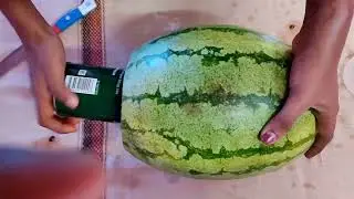 testing the trending life hack with watermelon and empty Pringles bottle.💯%worked😃