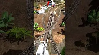 4 Kereta Api Cepat Melintas Di Atas Jembatan Rel Persilangan #train #trainzsimulator #indianrailway
