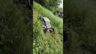 Grator Lowrider remote control mower for steep slopes #rasenm&auml;her #mulcher #hangm&auml;her