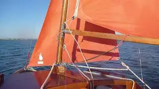 Hartley TS12 on Port Phillip Bay, 10-12 Knots N