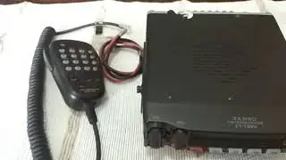 Ngecek radio Yaesu FT-1900R