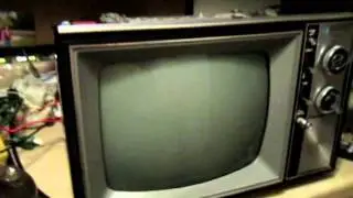 Портативный цветной телевизор Penncrest (Panasonic) 1973 года