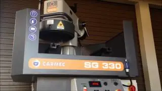 SG 330 with variable wheel head and feed speed