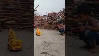 RC Toy Excavator 🚜 Realistic Construction Fun for Kids