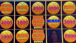 MIND BLOWING WINS ON CHICA BONITA #slotman #casino #slotmachine