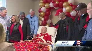 Former Chiefs players come together Wednesday to celebrate Bobby Ply