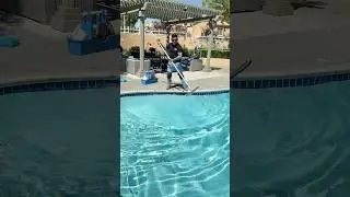 I teach You Right !!!How to PROPERLY Brush your POOL.  #poolservice #santaclaritaca #swimmingpool