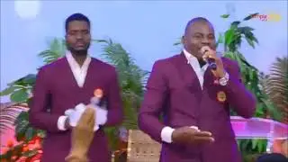 la joie de Dieu a d&eacute;bord&eacute;