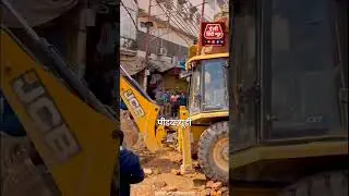 वाराणसी के मुस्लिम बाहुल्य इलाके दालमंडी में चल रहे ध्वस्तीकरण अभियान में तेजी तब आ गई,