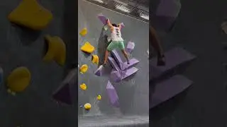 Hand slipping at the end😥 #gym #climbing #bouldering #youtubeshorts #youtube #shorts #rockclimbing