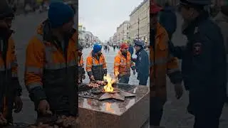 В Москве рабочие из Индии жарят шашлыки на Вечном огне
