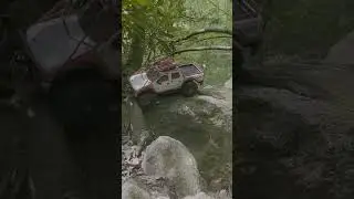#axial #scx2 #opentrailsrc #deepwoods #exocage #rcscalelife #rcnolimits #injora #prolinerc #toyota