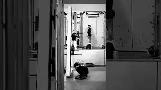POKING🔥🍑 Glute Action! 1 year! #fit #fitnessmotivation #tarot #gym #fitness #yt #apple #metaverse