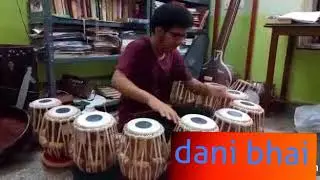 Pakistani Talented Boy 2017(most famous boy of 2017/1 hand 12 dhol plaYER)