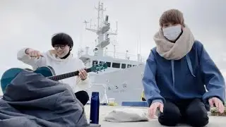 パーカーさんの横で『なんでもないよ、/ マカロニえんぴつ』弾き語りしてみた。