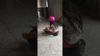 ANDAR DE HOVERBOARD #shorts #HOVERBOARD #SKATE ELETRICO 1