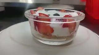 Strawberry Berry cheese cake/स्ट्रॉबेरी बेरी चीज़ केक #adinakakitchen #cheesecake #strawberry #pune 