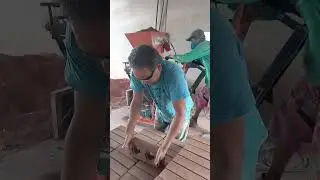 f&aacute;brica de tijolo ecol&oacute;gico de Marco granja operador Jonath Vitor  Santana do Ipanema Alagoas