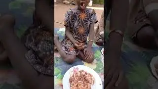 too hot to resist African food -katogo(cassava and beans) #africanvillagelife #africanfoods