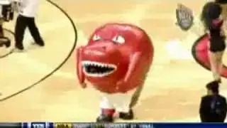 Toronto Raptors Mascot eat Cheerleader