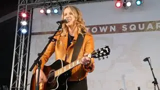 Kaylee Bell - 