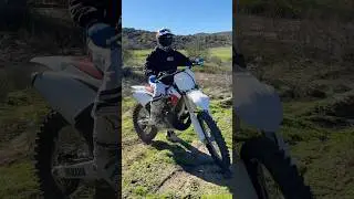 Запуск совершенно нового двухтактного мотоцикла YZ250.