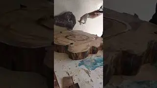 Como aplicar resina na madeira #hardwork #wood #woodwork #woodworking #resinart #mesa