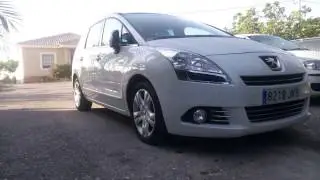 Peugeot 5008.  ( 2011)