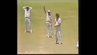 Alan Border LBW IAN Botham Perth 1979 80