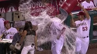 SEA@LAA: Navarro on his 16th-inning walk-off winner