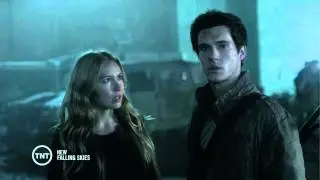 Falling Skies (Hal Mason - Not Gonna Die)