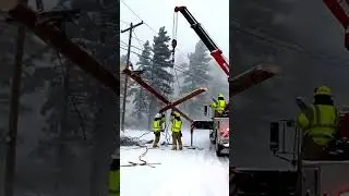 Bomb Cyclone Knocks Out Power to Thousands in Northern U.S.  #bombcyclone #bombay #winterstorm