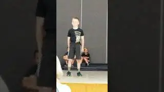 LOL kid does fortnite dances so cringe😂