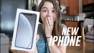 unboxing my brand new iPhone XR // Jill Cimorelli