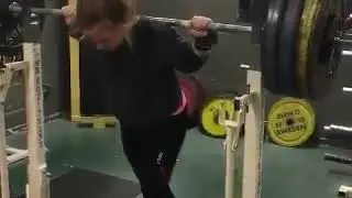 Squats lift 10 yrs old girl (300 lbs) weight...