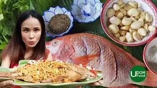 How to Make Thai Fried Fish with Garlic  | Platubtim Tod Katiam | Udom Food