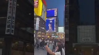 Walking aroung Dotonbori 🇯🇵#glico #kinabrielle #osakajapan #dotonbori #japan