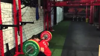120kg, 15 reps en 1min + 10x5reps Robert Dallakian en CrossFit Grau