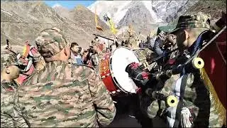 Himalaya ki vadiyon me army band 🪖🎖️#music #indianarmy #armyband #kedarnath