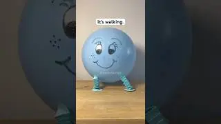 this balloon is walking&hellip; y&uuml;r&uuml;yor gibi 😳 #shorts #satisfying #balloon #illusion