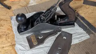 Putting an auction find, Stanley no 4 1/2 smoothing plan back together.