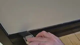 Последние штрихи: покраска плинтусов