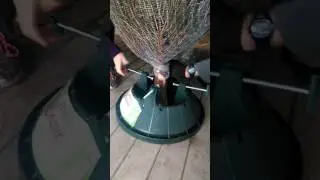The easy way to put up a Christmas Tree