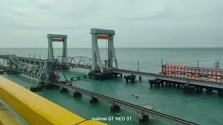 Pamban railway bridge, pamban vertical lift, Ramanathapuram to rameshwaram train crossing 