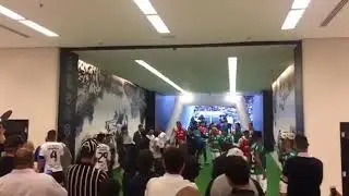 Felipe Melo agride Clayson no intervalo do D&eacute;rbi